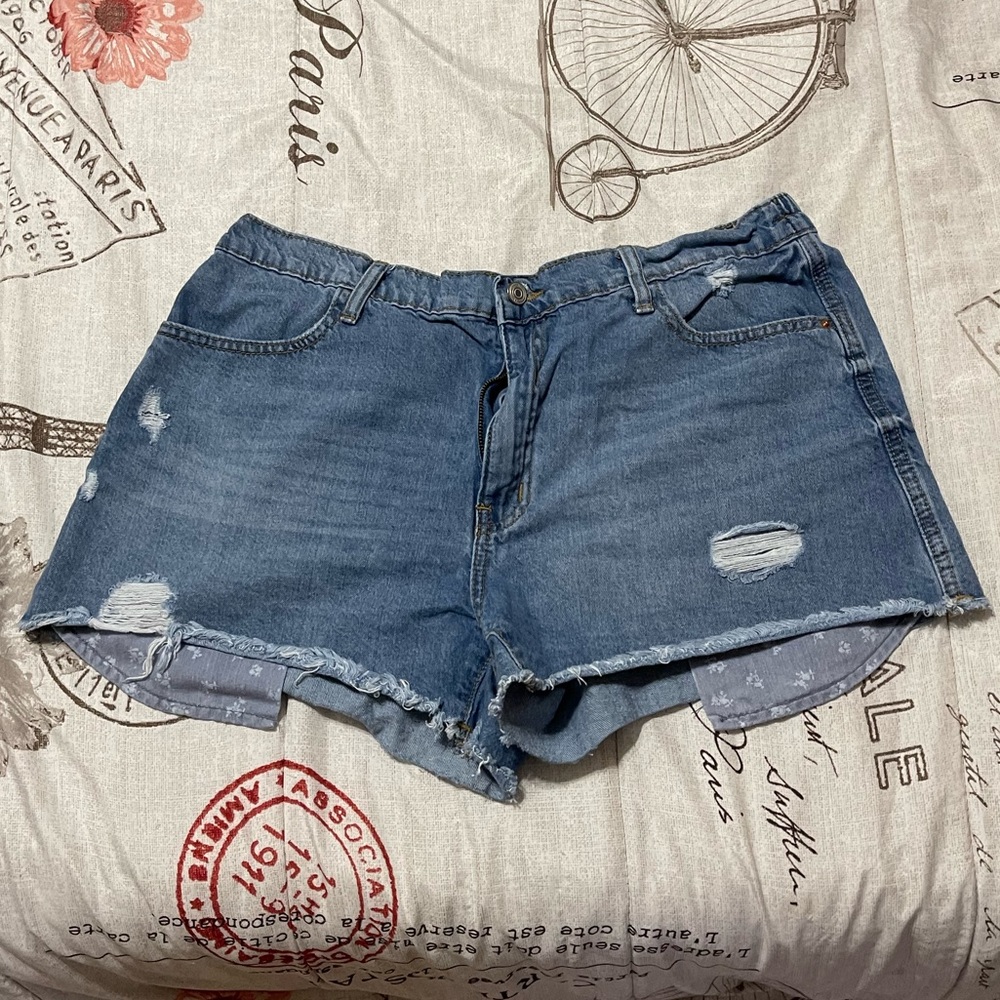 No boundaries shorts